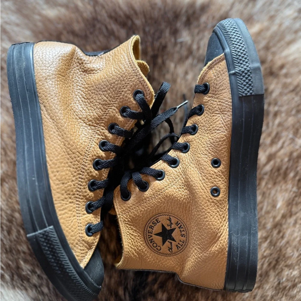 Converse chuck Taylor all star lined Tan and Black leather High-Top Sneakers - Picture 7 of 10